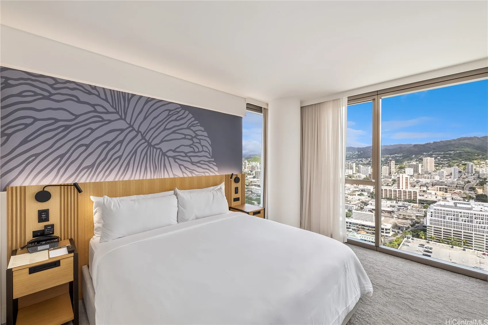 Honolulu, Hawaii 96814, United States, 1 Bedroom Bedrooms, ,1 BathroomBathrooms,Residential,Active,2207