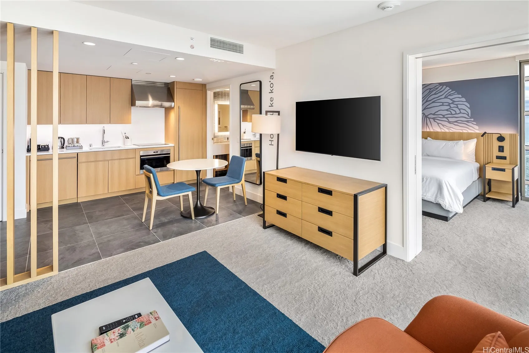 Honolulu, Hawaii 96814, United States, 1 Bedroom Bedrooms, ,1 BathroomBathrooms,Residential,Active,2207