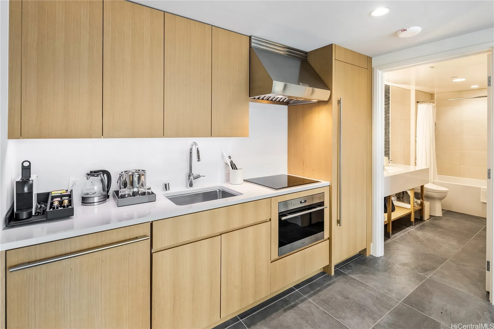 Honolulu, Hawaii 96814, United States, 1 Bedroom Bedrooms, ,1 BathroomBathrooms,Residential,Active,2207