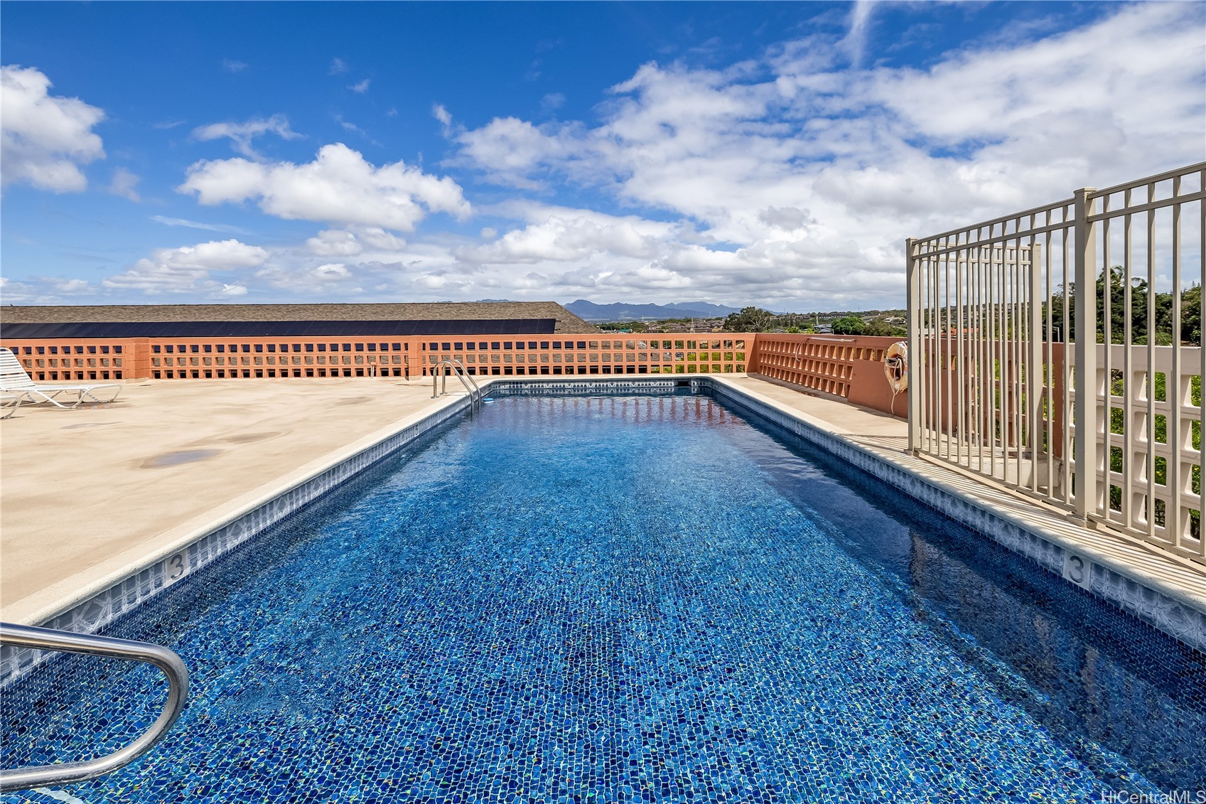 Pearlridge Square Condominium