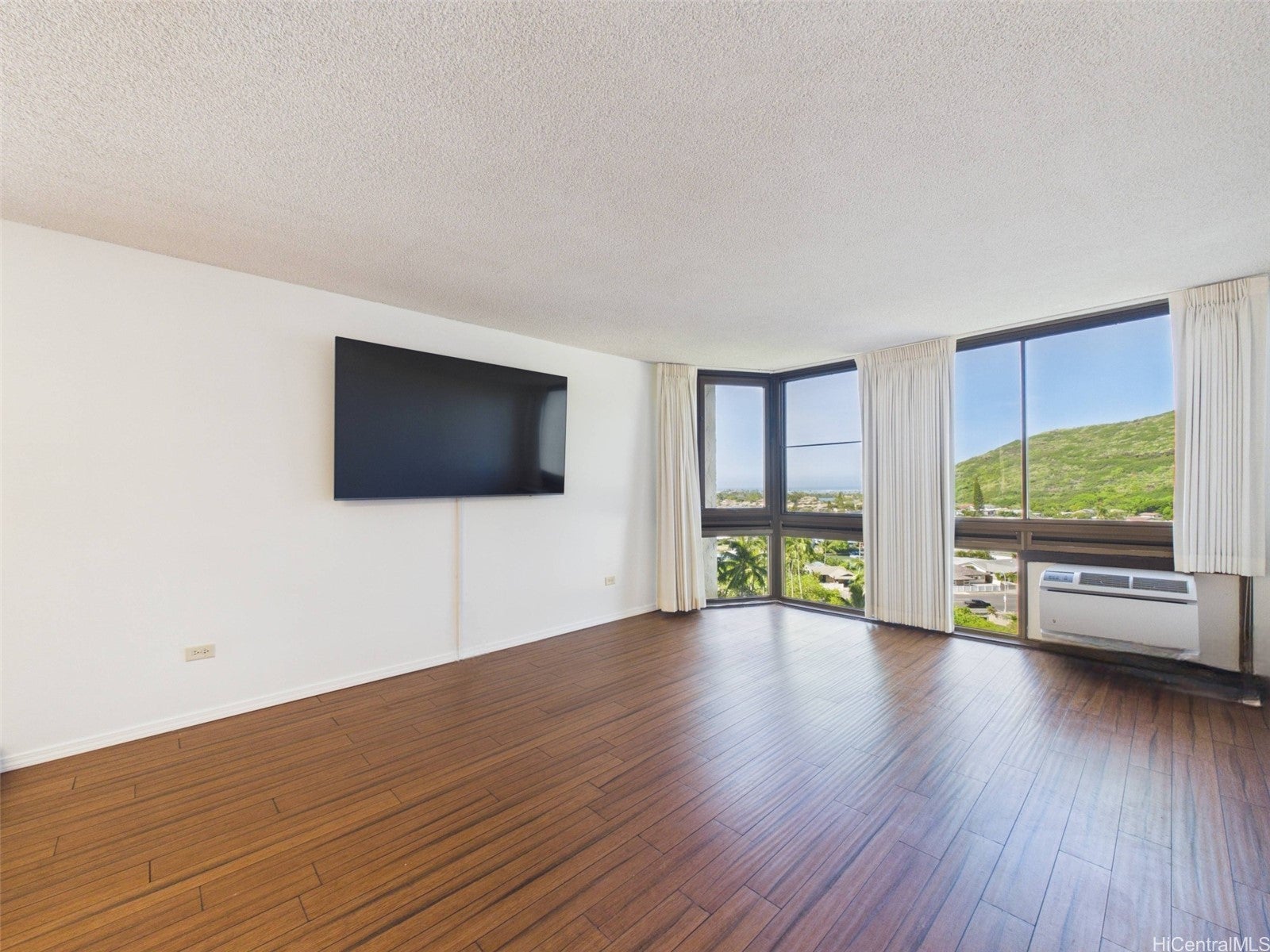 521 Hahaione Street 2/9L