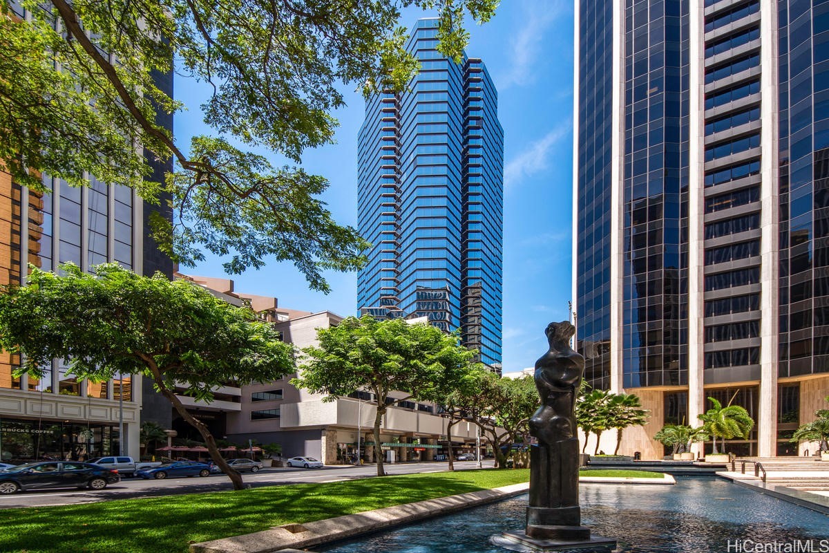 1088 Bishop Street 2006