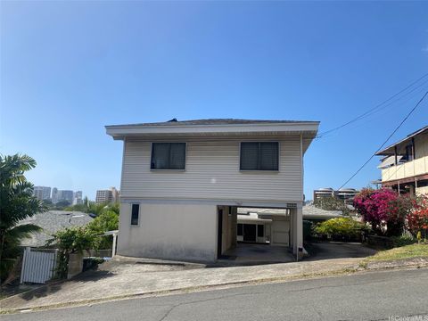 Photo of 1382 Frank Street #BACK, Honolulu, HI 96816 (MLS # 202604395)