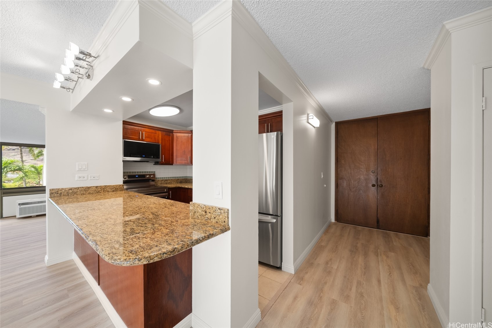 521 Hahaione Street 2-2L