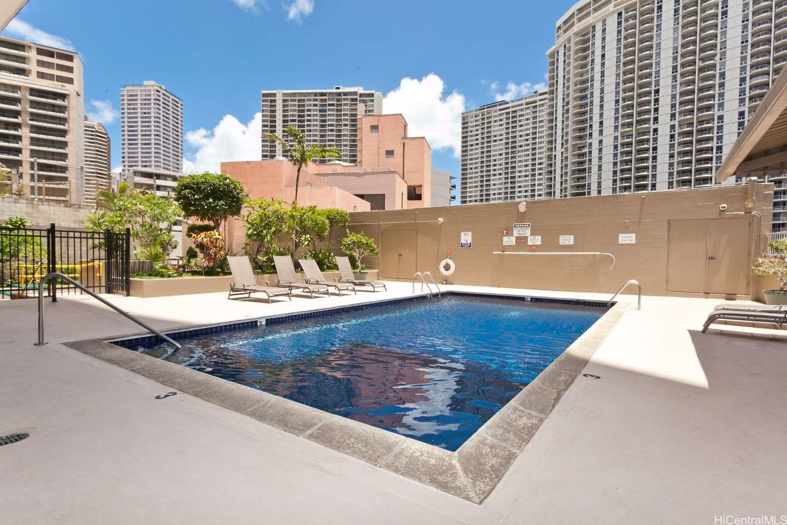 Inn On The Park Condominium