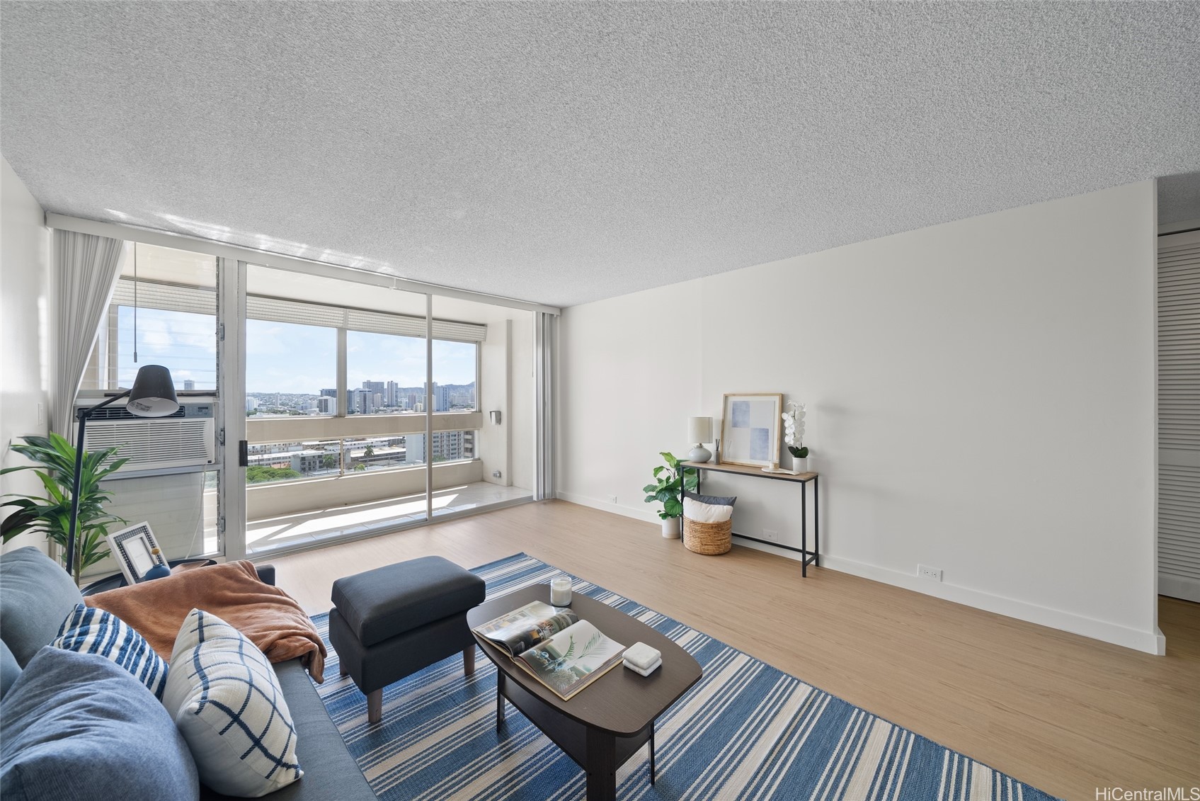 1212 Punahou Street 1502