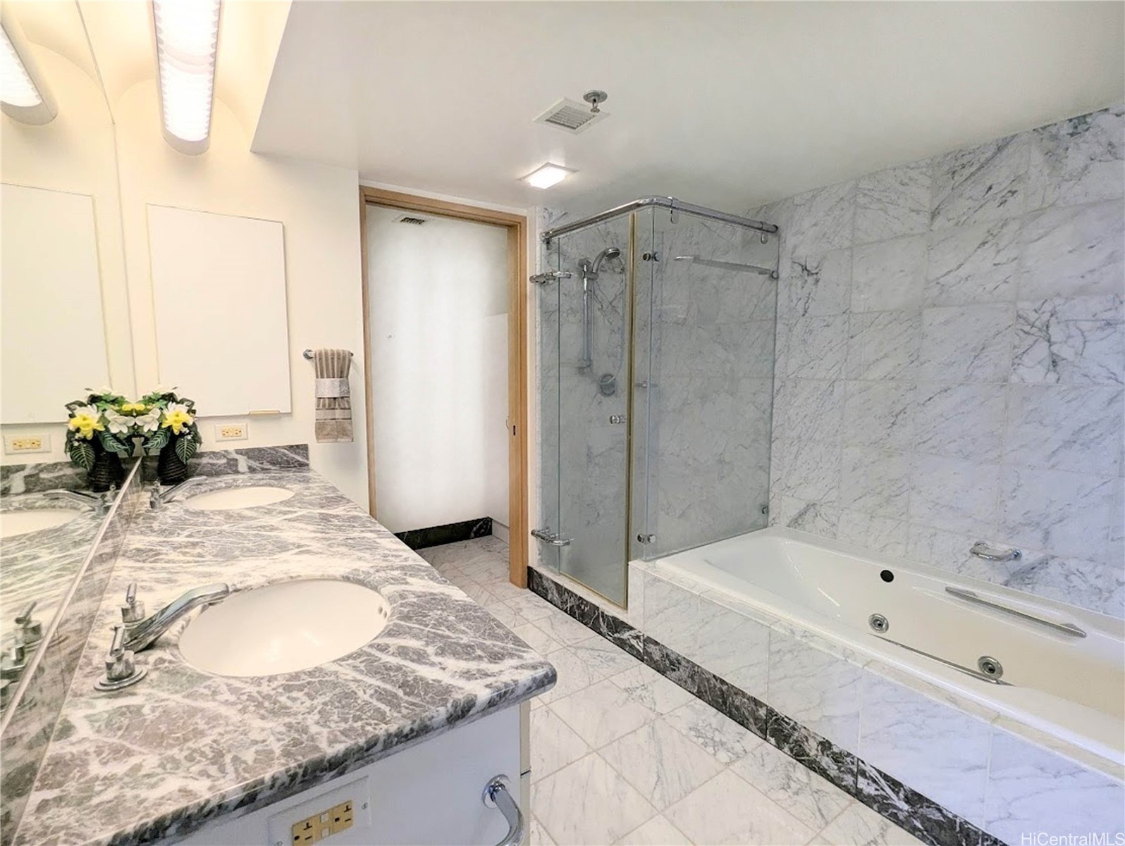 1888 Kalakaua Avenue 3005