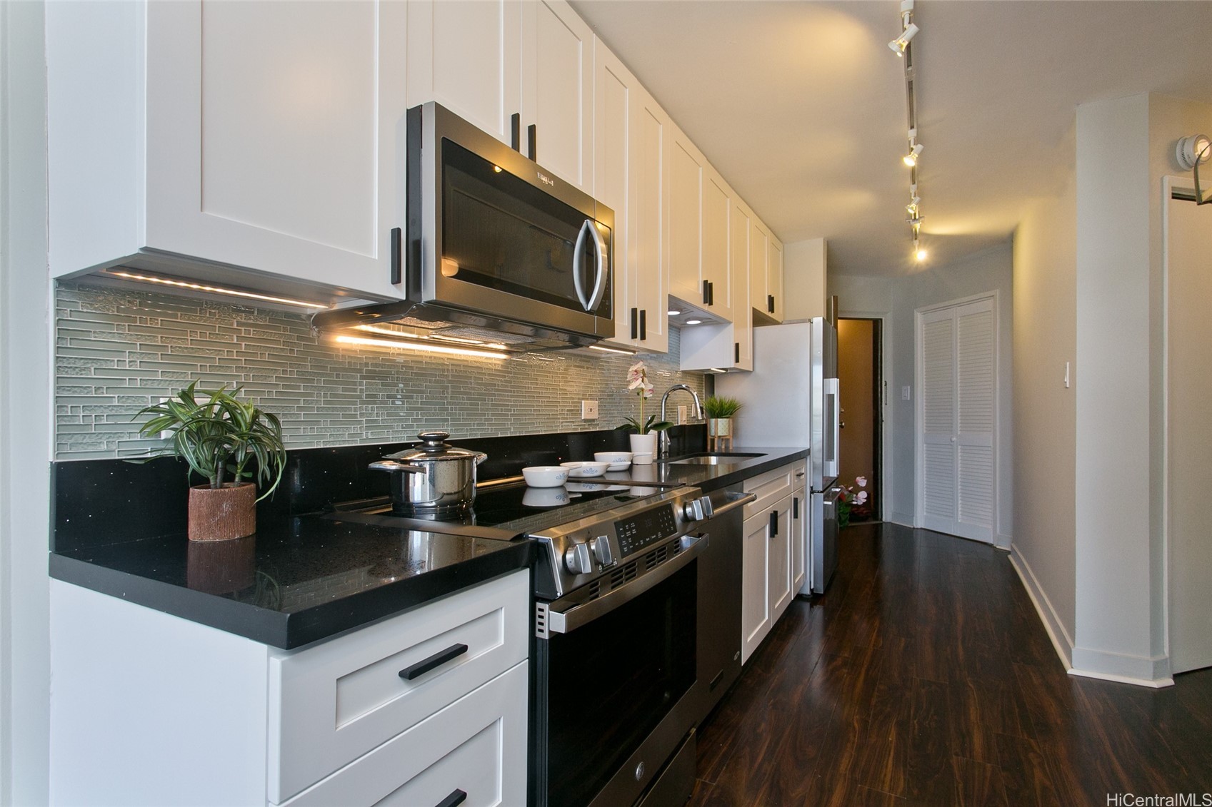 1031 Maunaihi Place 401