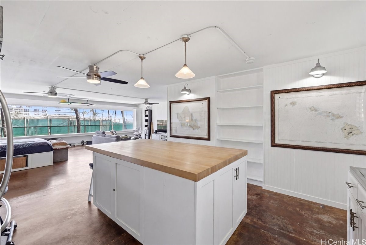 2895 Kalakaua Avenue 207