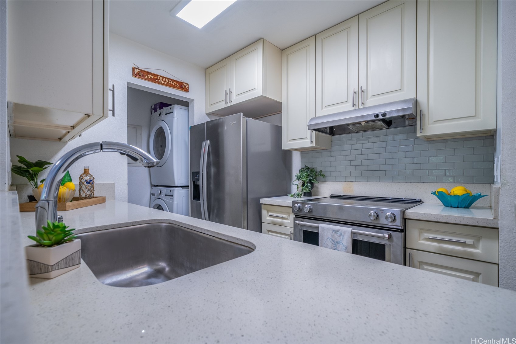 95-802 Wikao Street R206