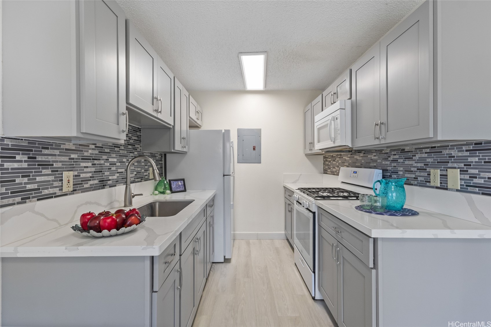 91-1040 Puamaeole Street 13R