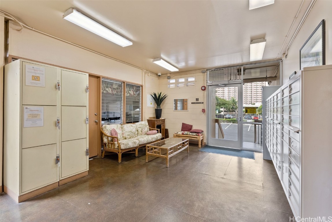 Lakeview Gardens Condominium