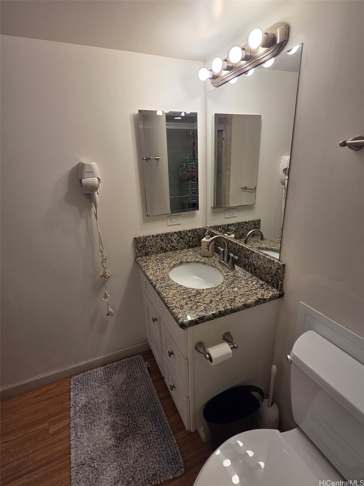 Ilikai Apt Bldg Residential Lease