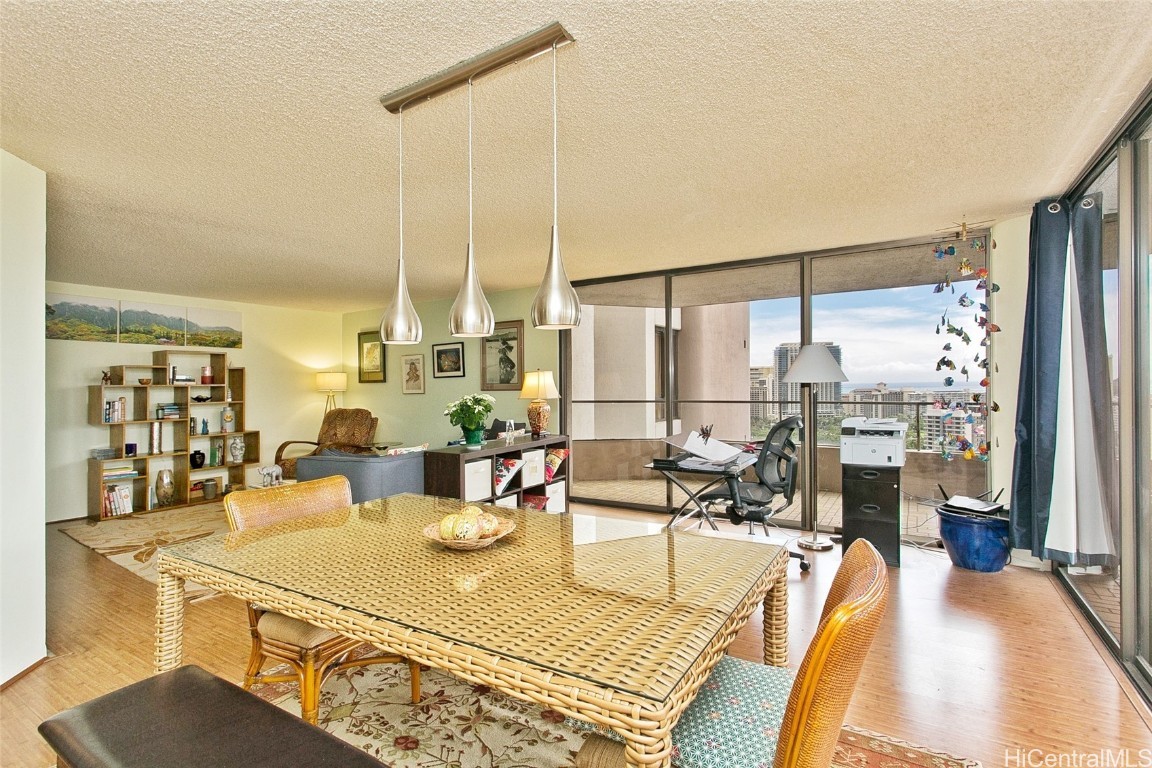 1910 Ala Moana Boulevard 25A