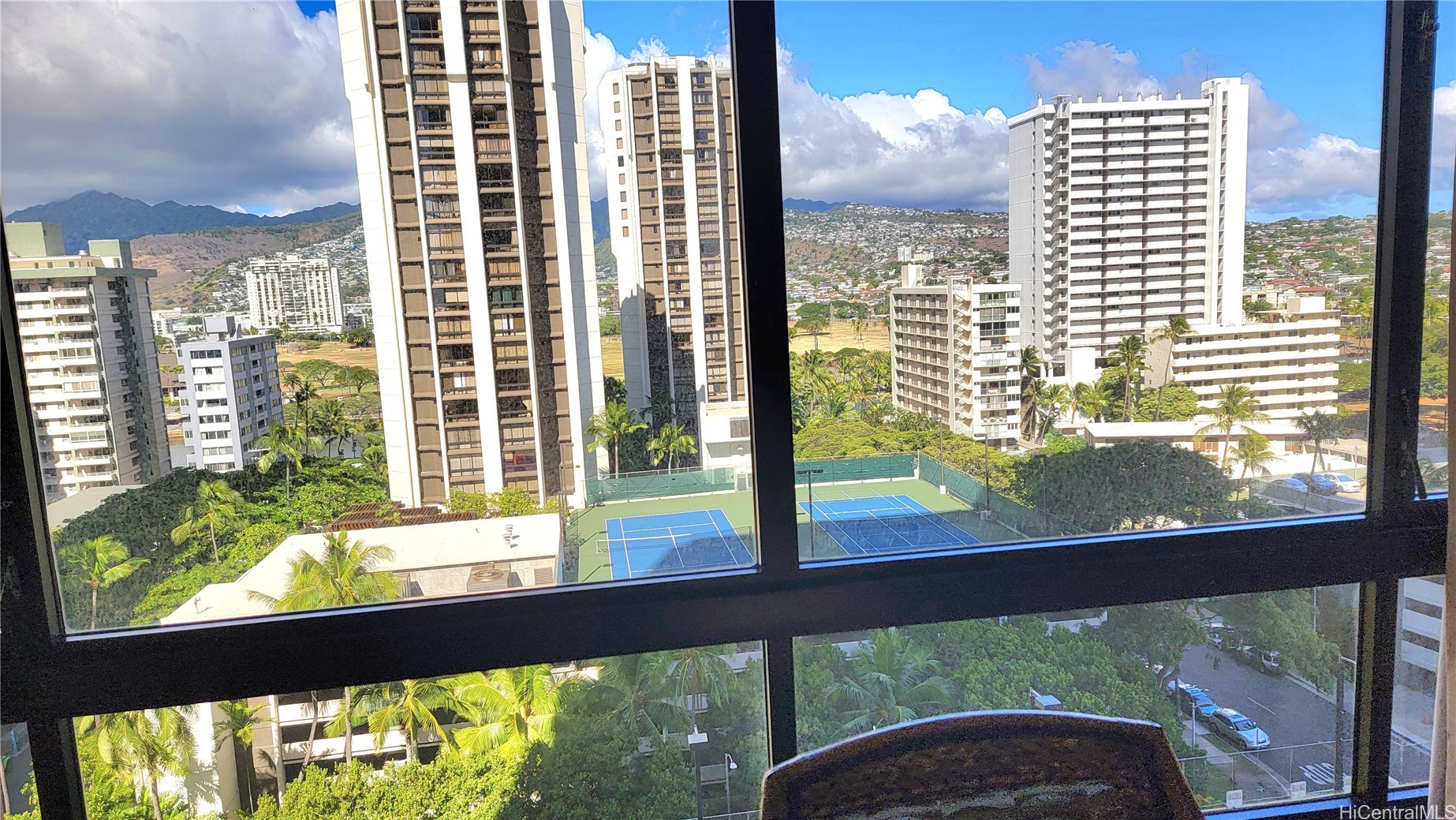 229 Paoakalani Avenue 1405(NUC)