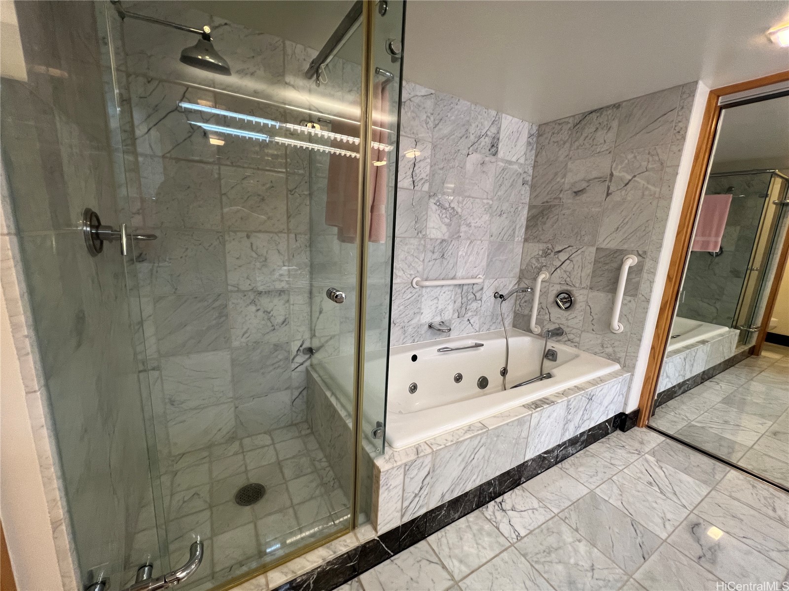 1888 Kalakaua Avenue 3302