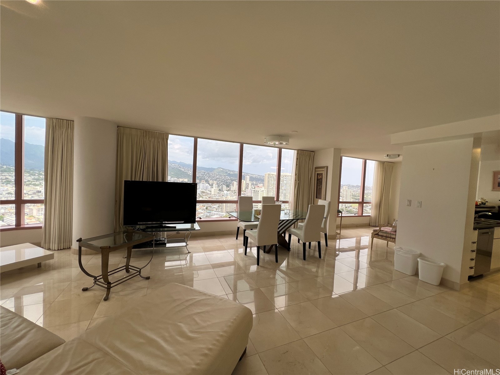 1888 Kalakaua Avenue 3302