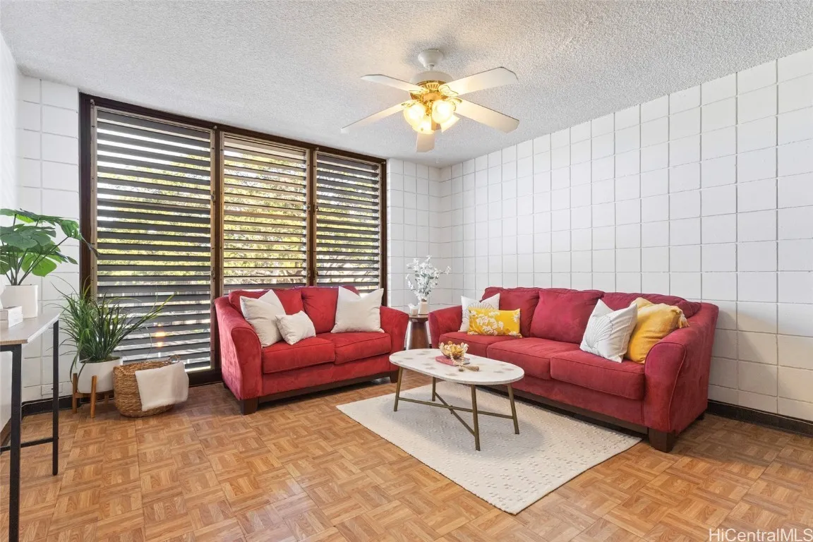 Honolulu, Hawaii 96817, United States, 2 Bedrooms Bedrooms, ,1 BathroomBathrooms,Residential,Active,1256