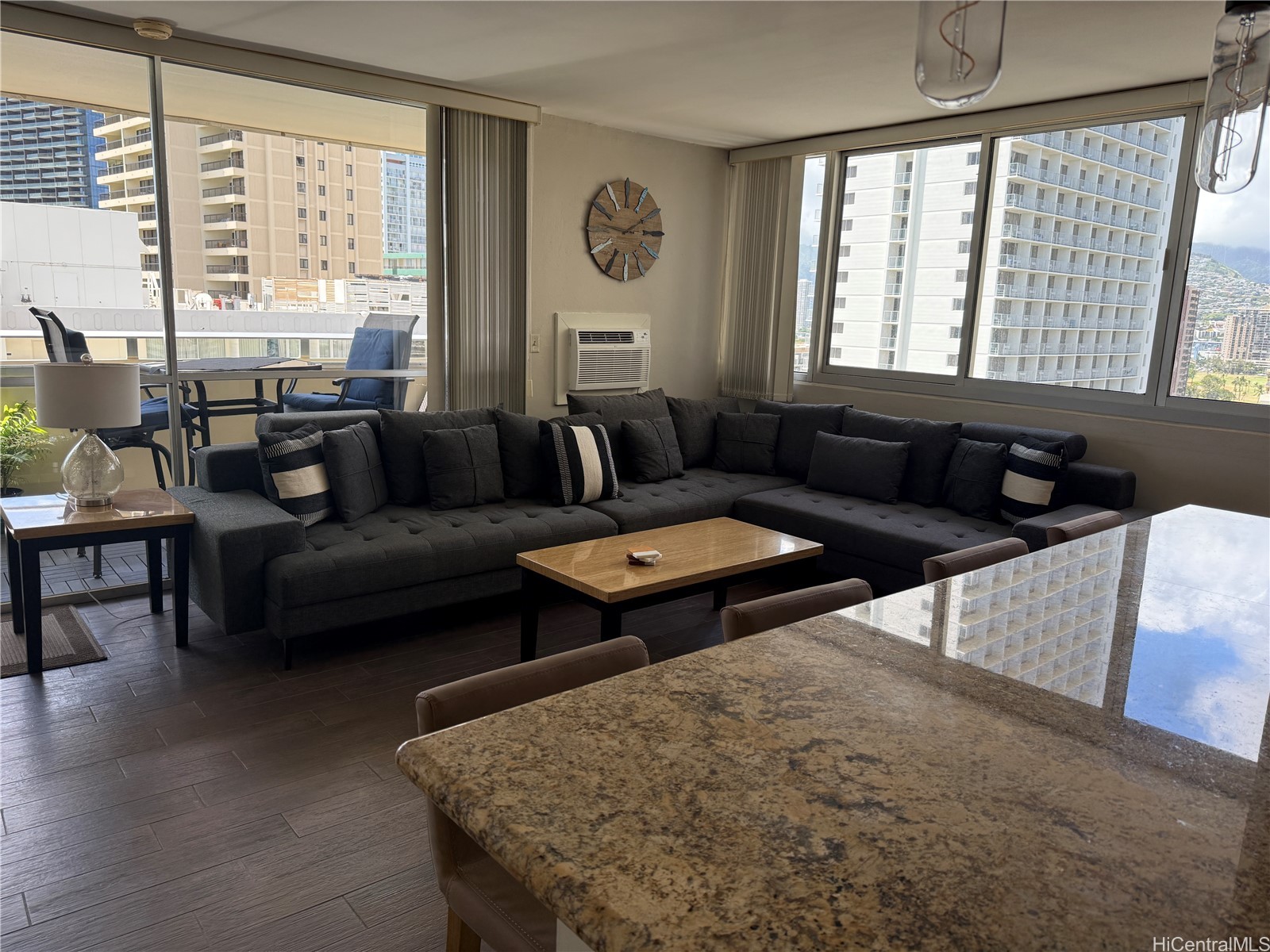 2500 Kalakaua Avenue 1803