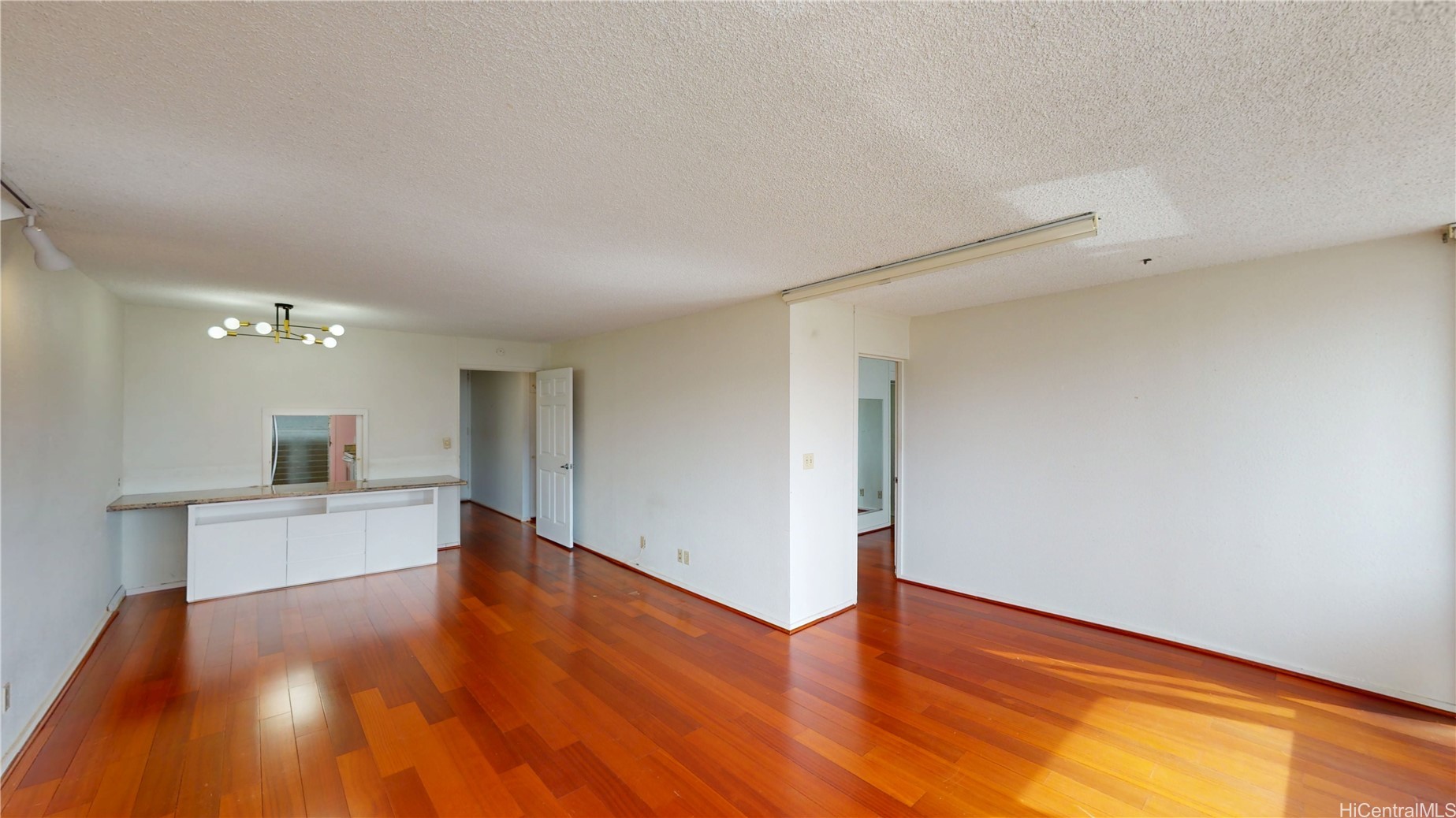 1624 Kanunu Street 306