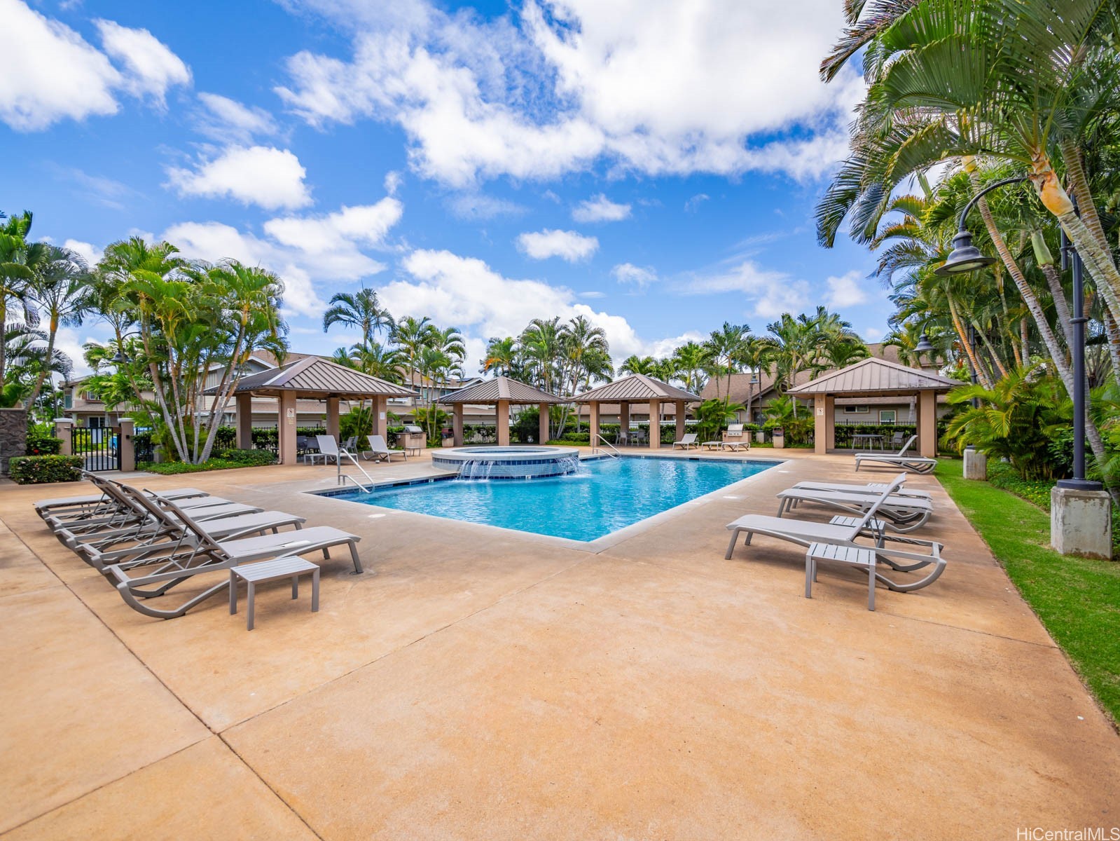 Town Homes At Fairways Edge Condominium