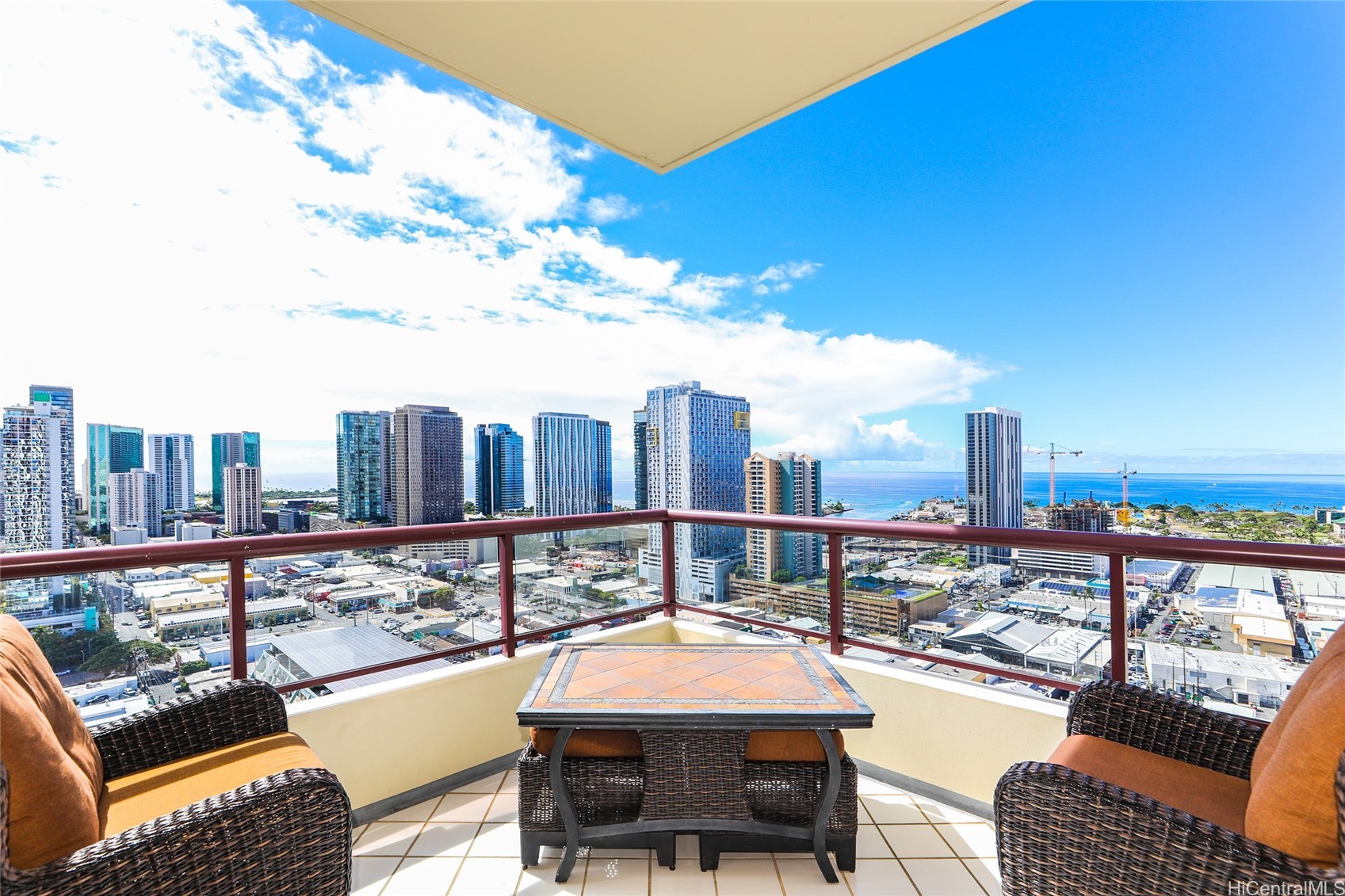 725 Kapiolani Boulevard 2601