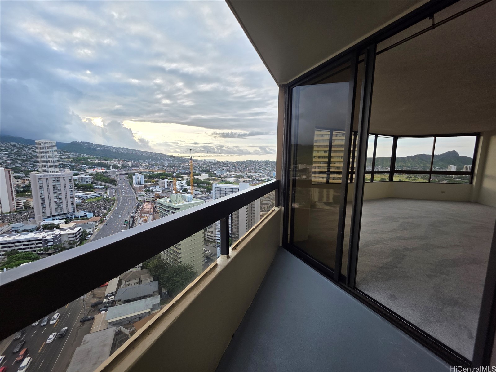 2499 Kapiolani Boulevard 2801