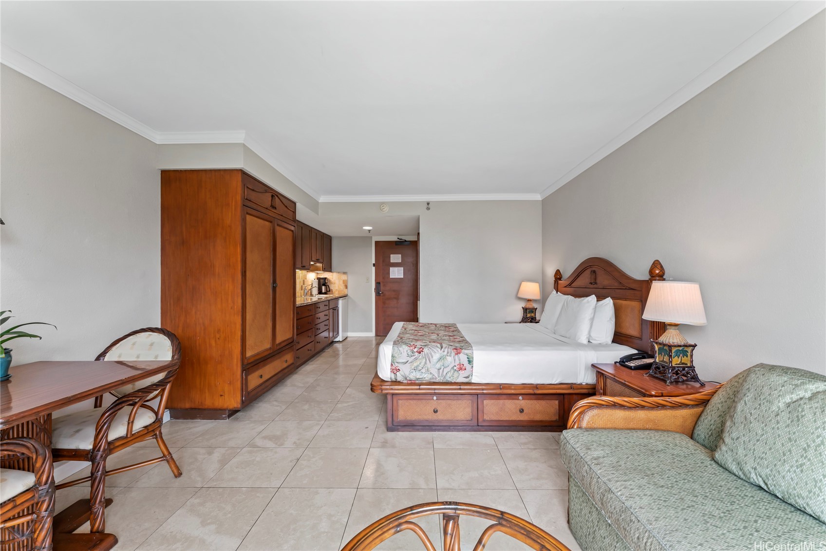 2045 Kalakaua Avenue 403