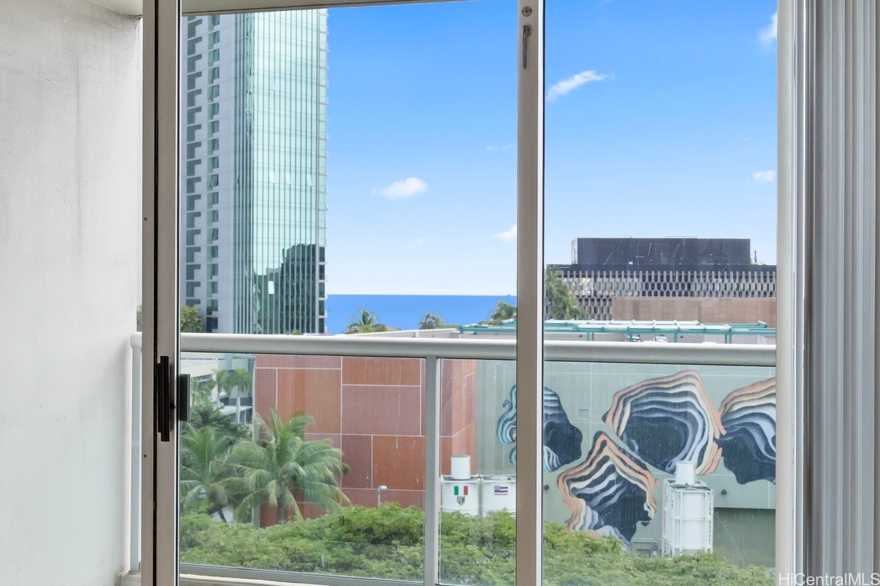 1133 Waimanu Street 804