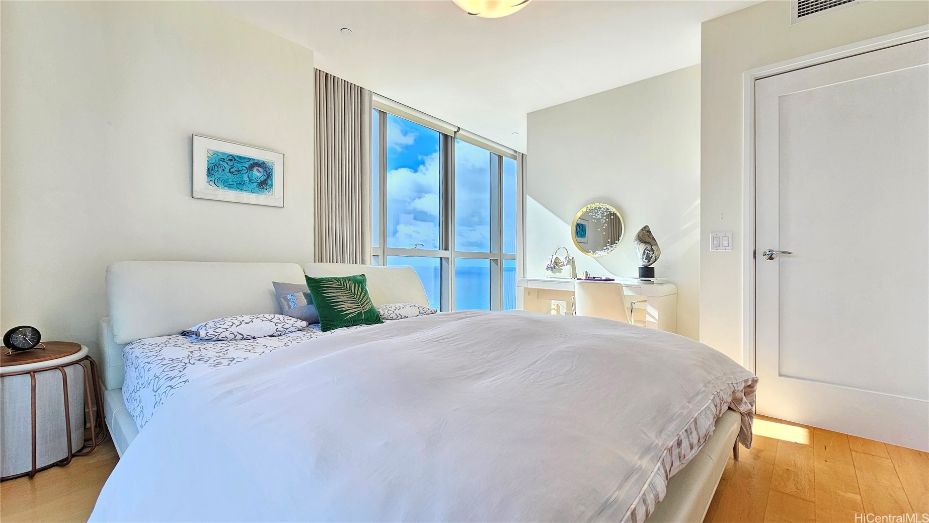 Honolulu, Hawaii, 96814, United States, 3 Bedrooms Bedrooms, ,3 BathroomsBathrooms,Residential,Active,2013630