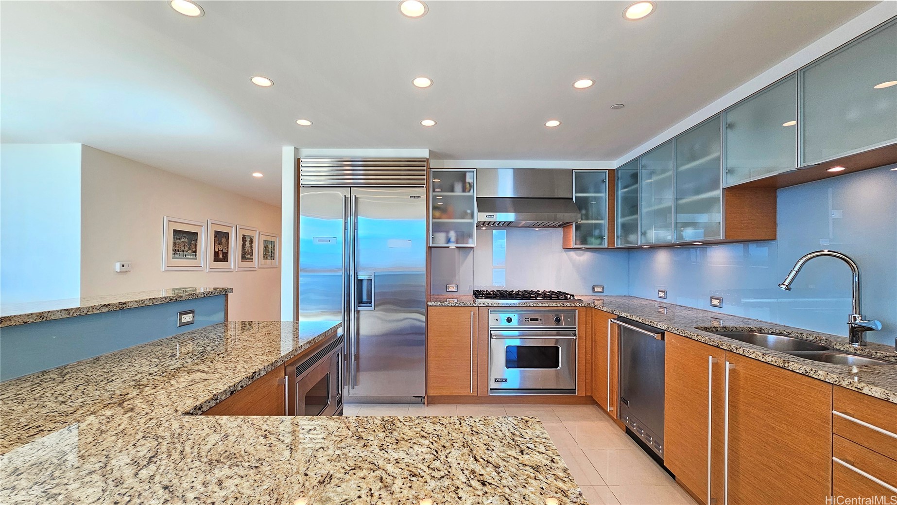 Honolulu, Hawaii, 96814, United States, 3 Bedrooms Bedrooms, ,3 BathroomsBathrooms,Residential,Active,2013630