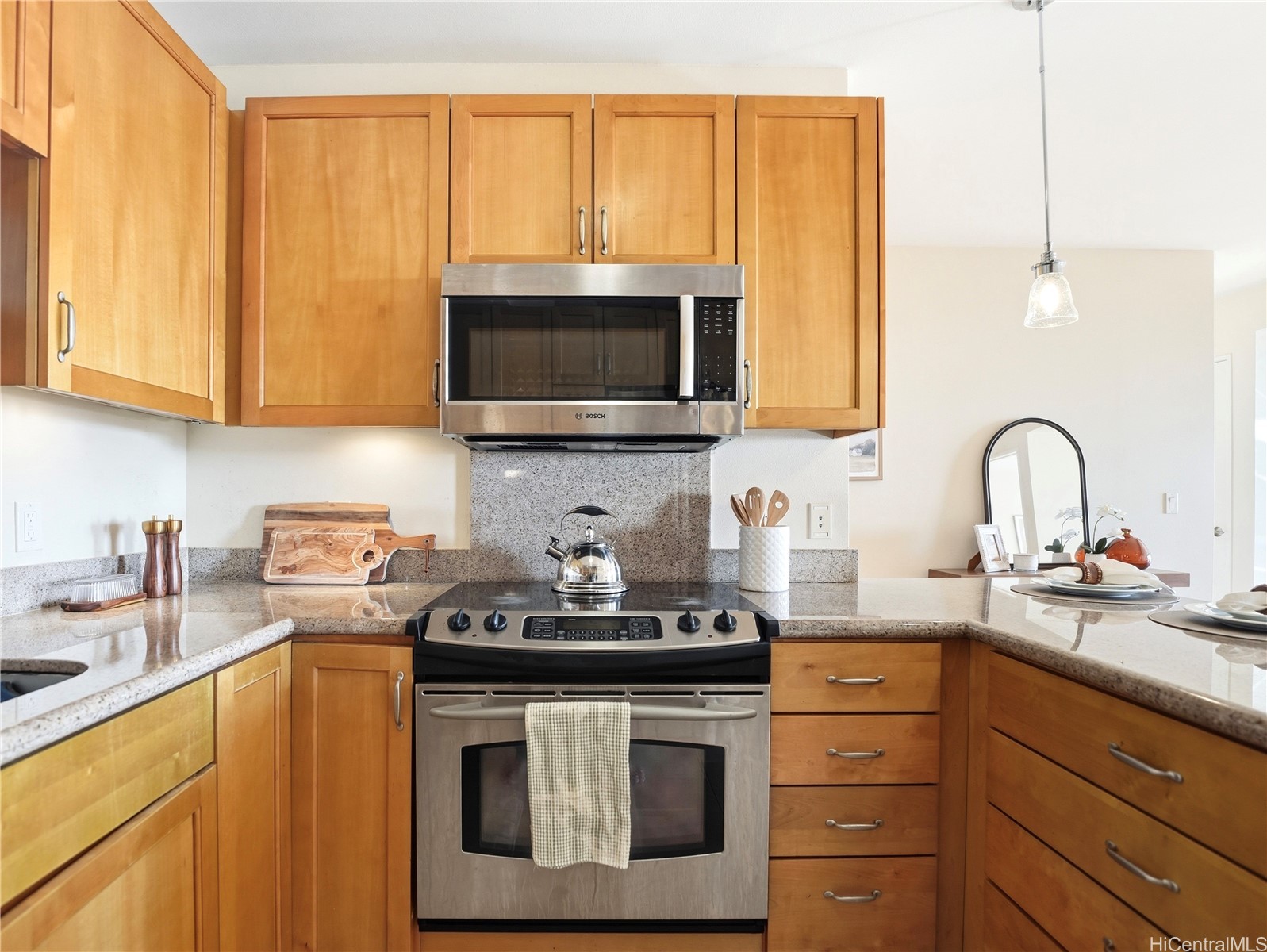 421 Olohana Street 2103
