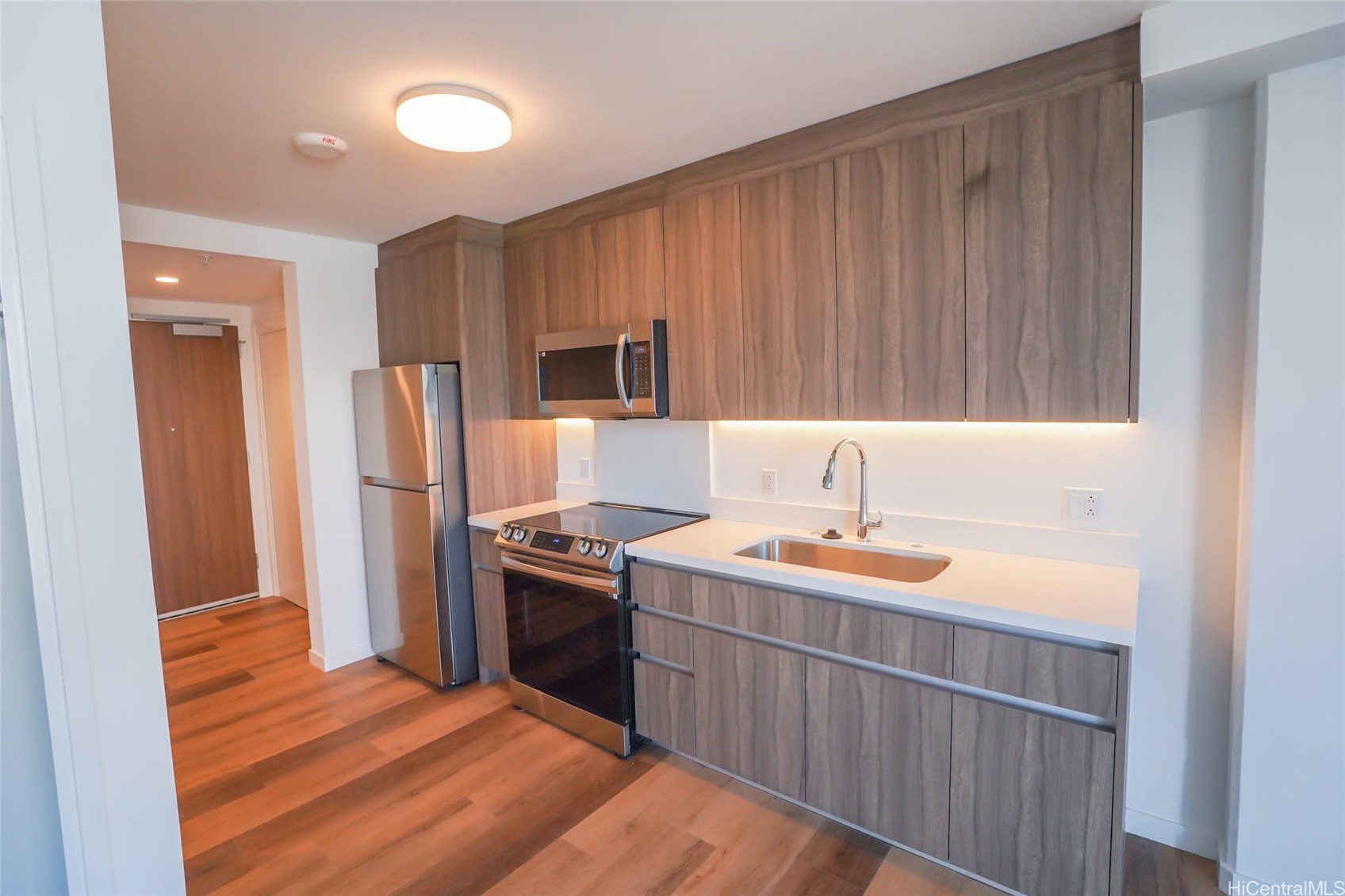 1500 Rycroft Street 808R