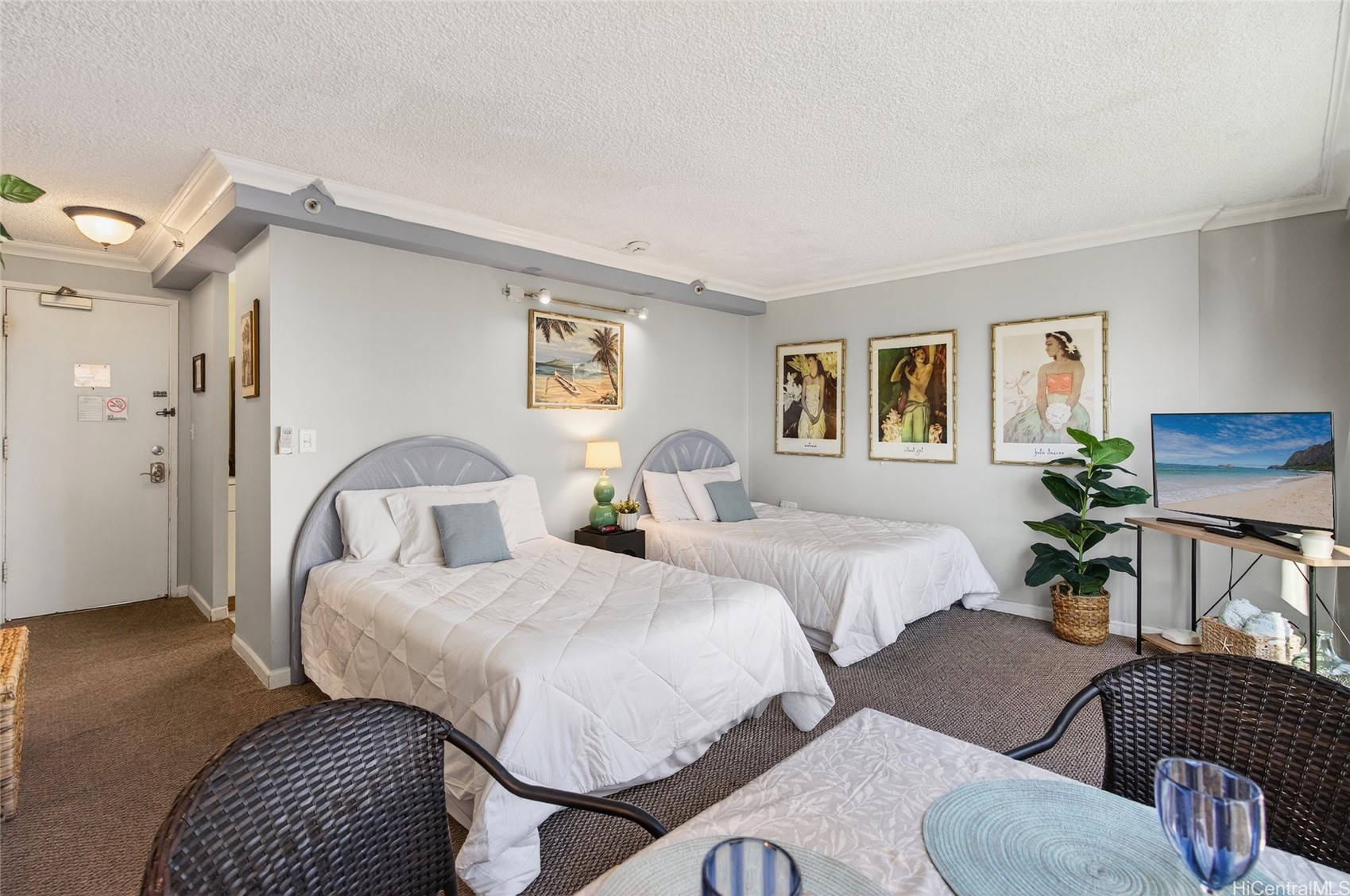 134 Kapahulu Avenue 618