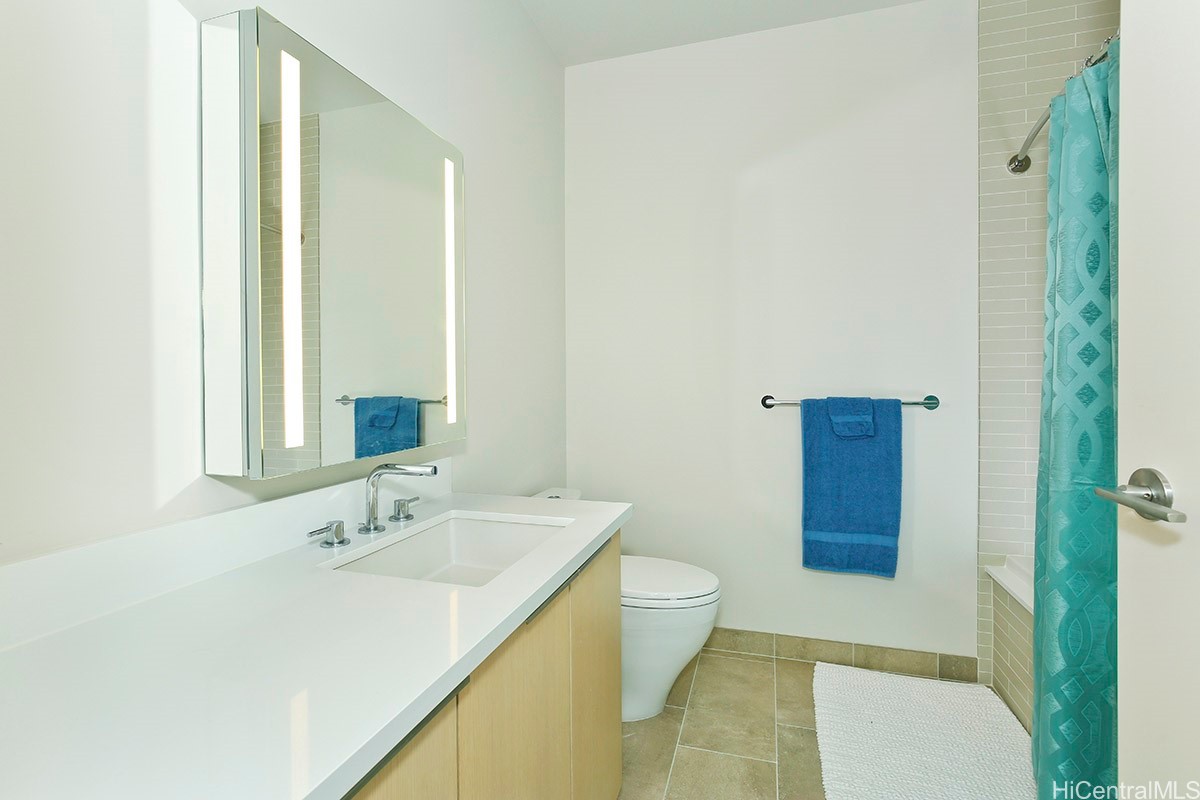 1001 Queen Street PH3915