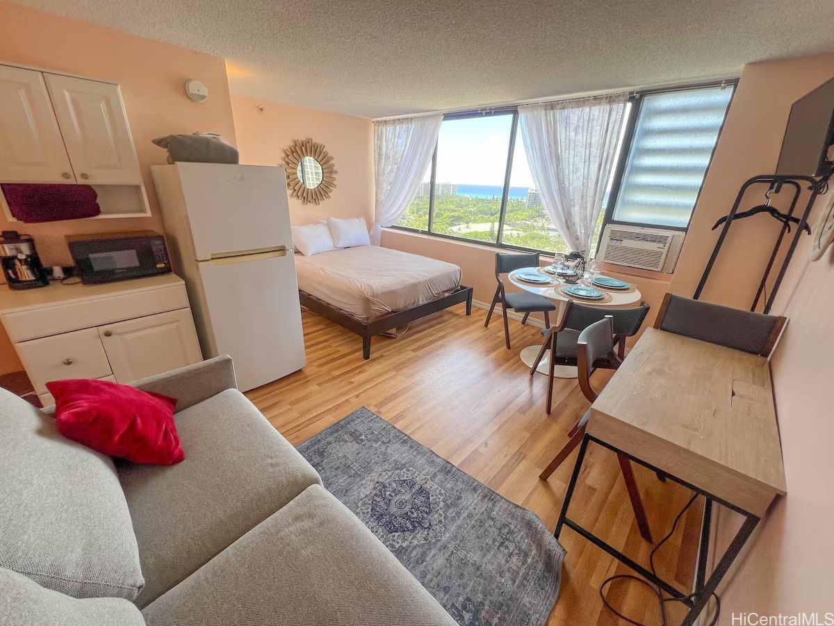 444 Niu Street 2105