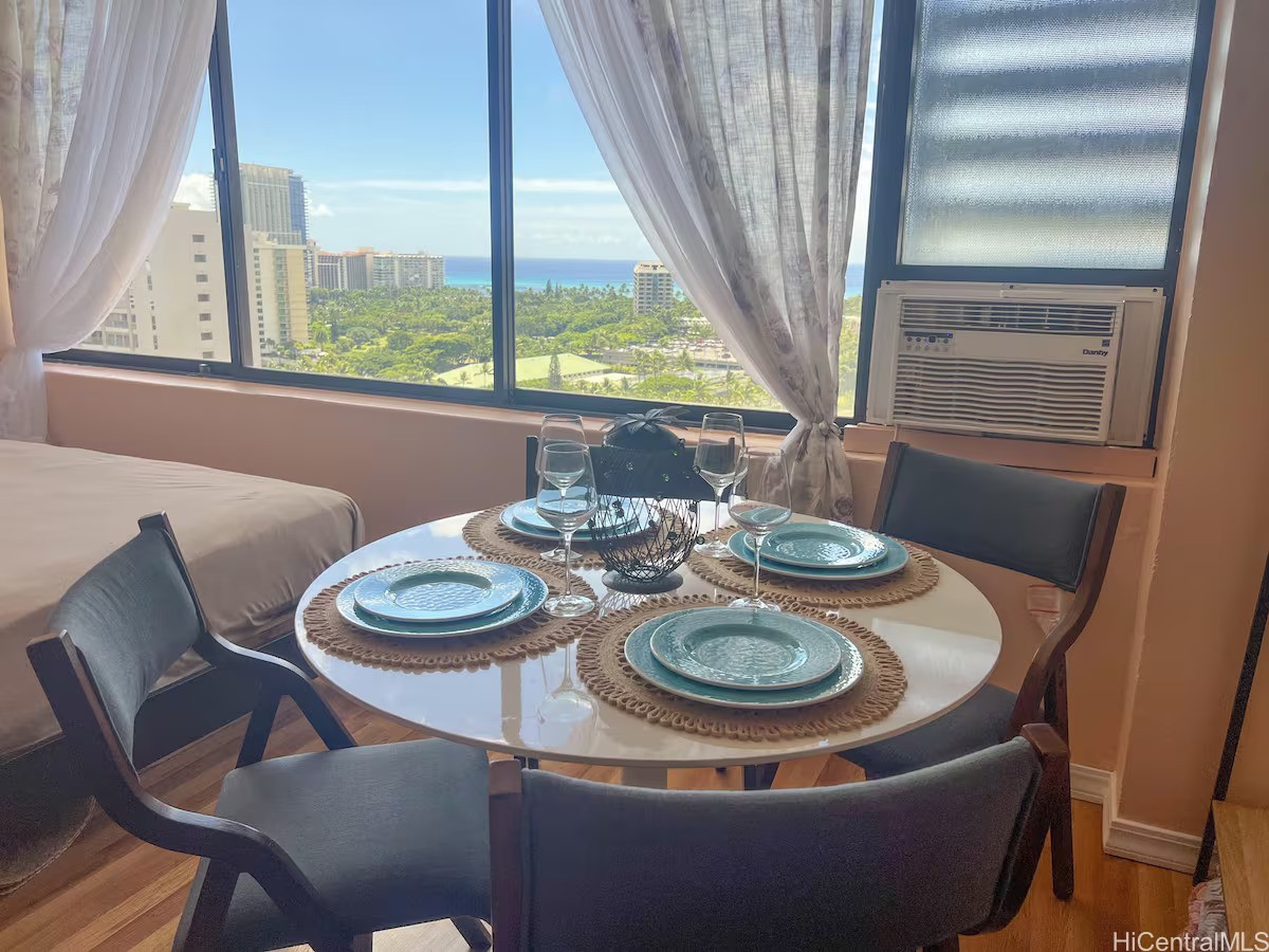 444 Niu Street 2105