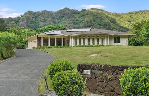 Photo of 4014 Poli Hiwa Place, Honolulu, HI 96817 (MLS # 202600584)