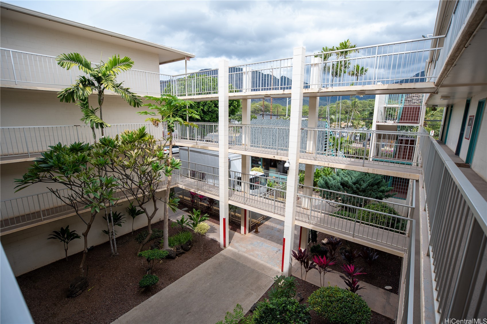 85-175 Farrington Highway C337