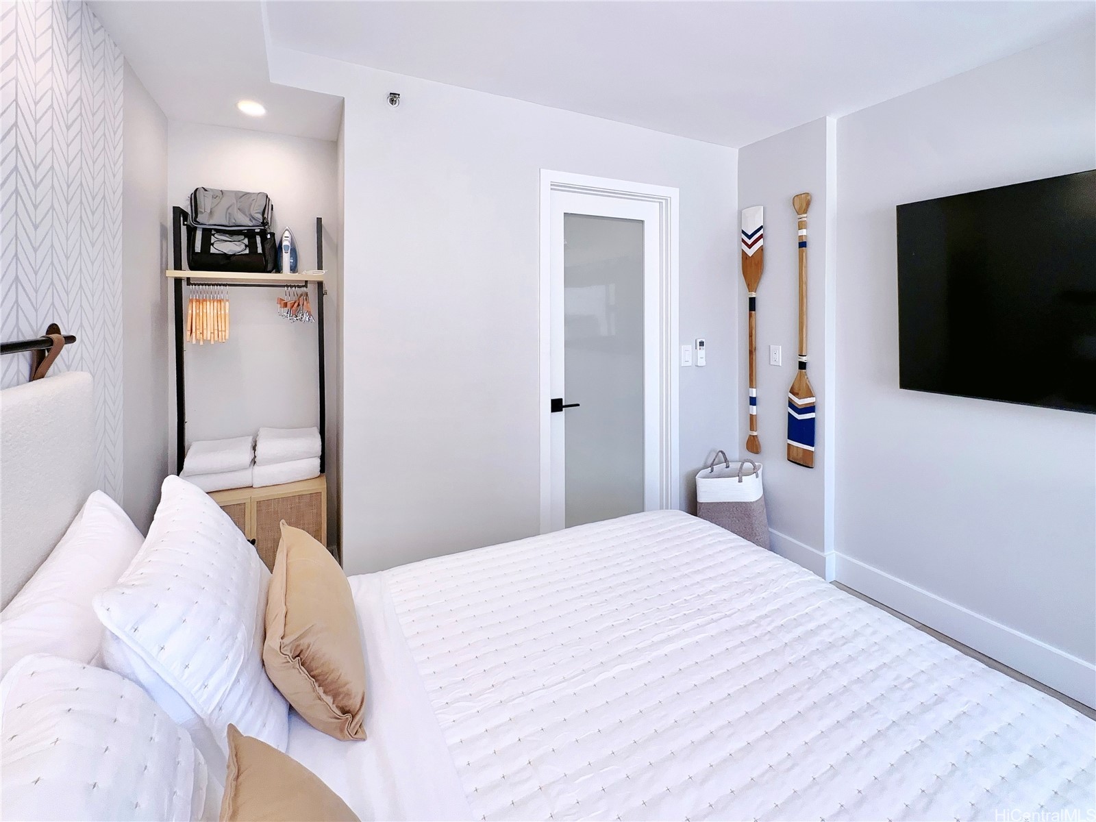 Waikiki Banyan Condominium