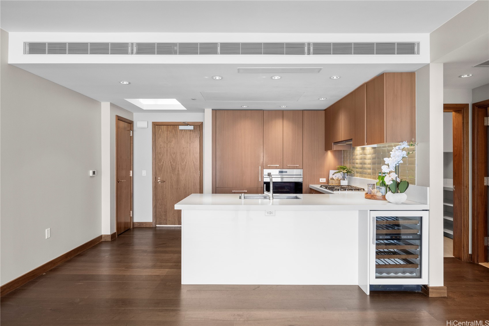 1555 Kapiolani Boulevard 1706