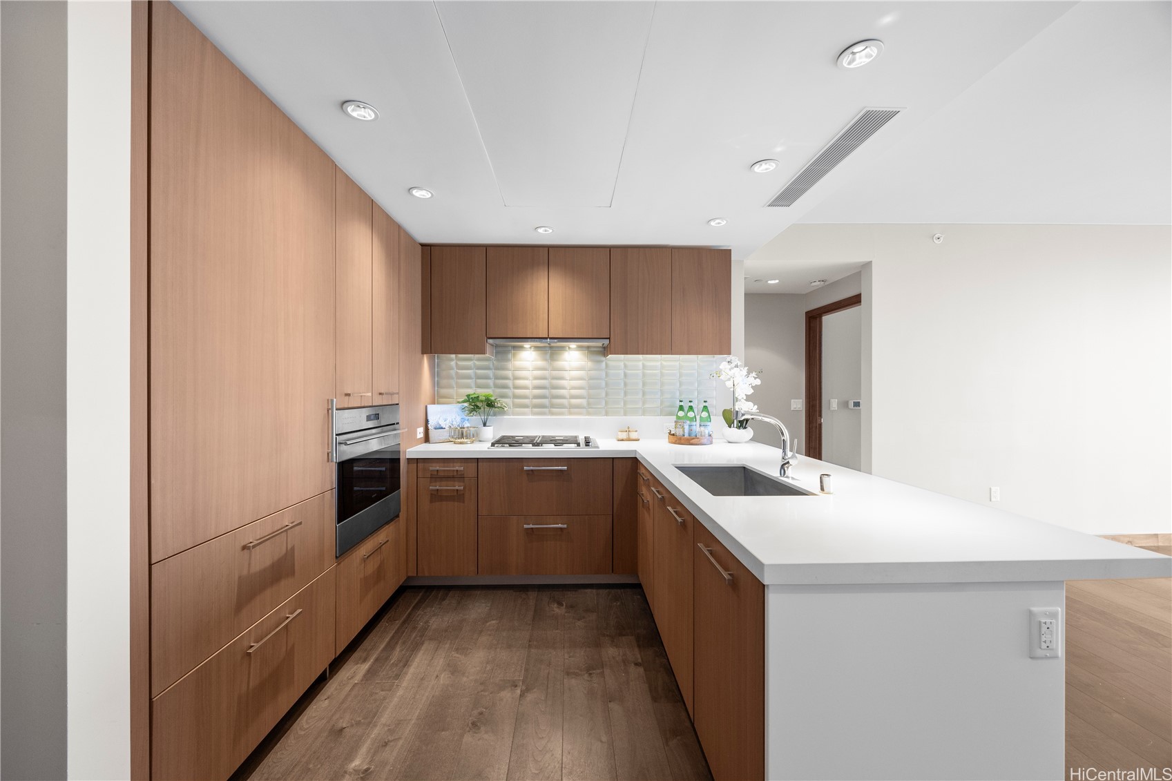 1555 Kapiolani Boulevard 1706