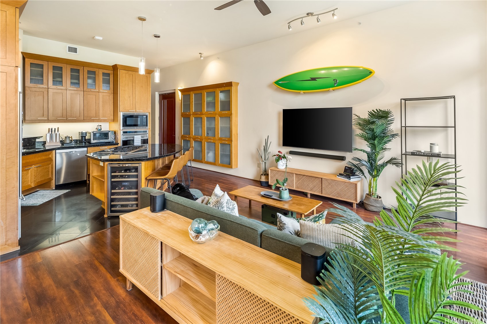 427 Launiu Street 504