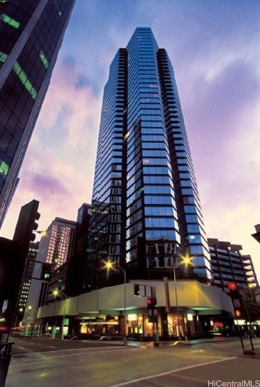 1088 Bishop Street 203