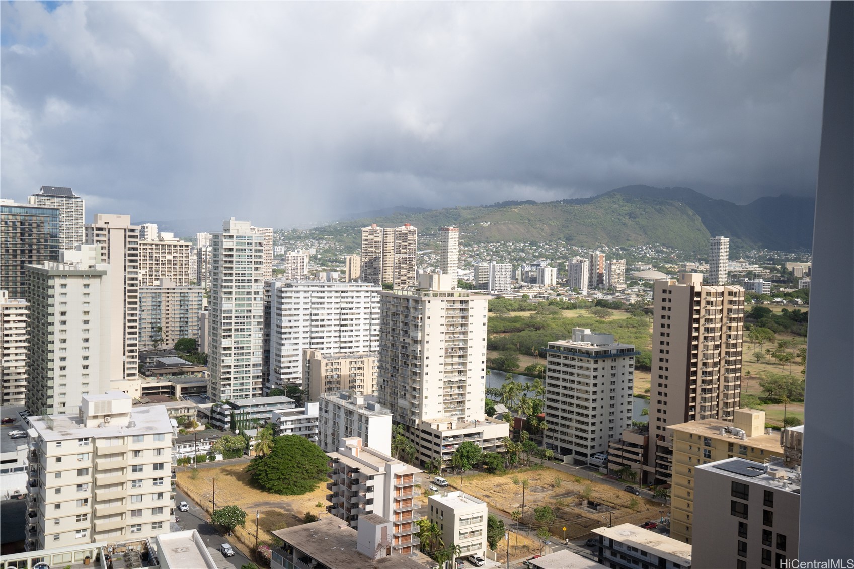 201 Ohua Avenue makai/2808