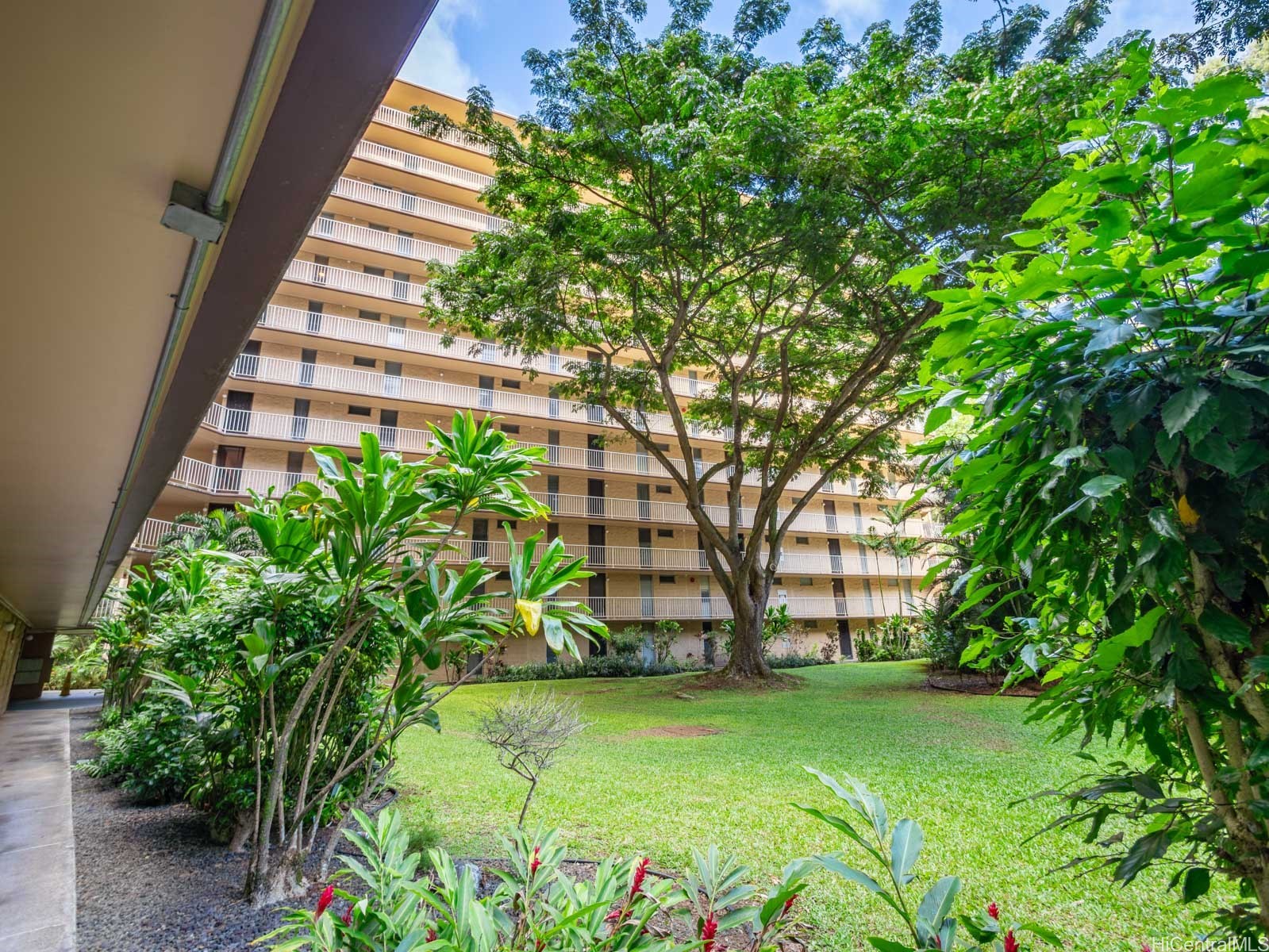 Waikalani Woodlands Condominium