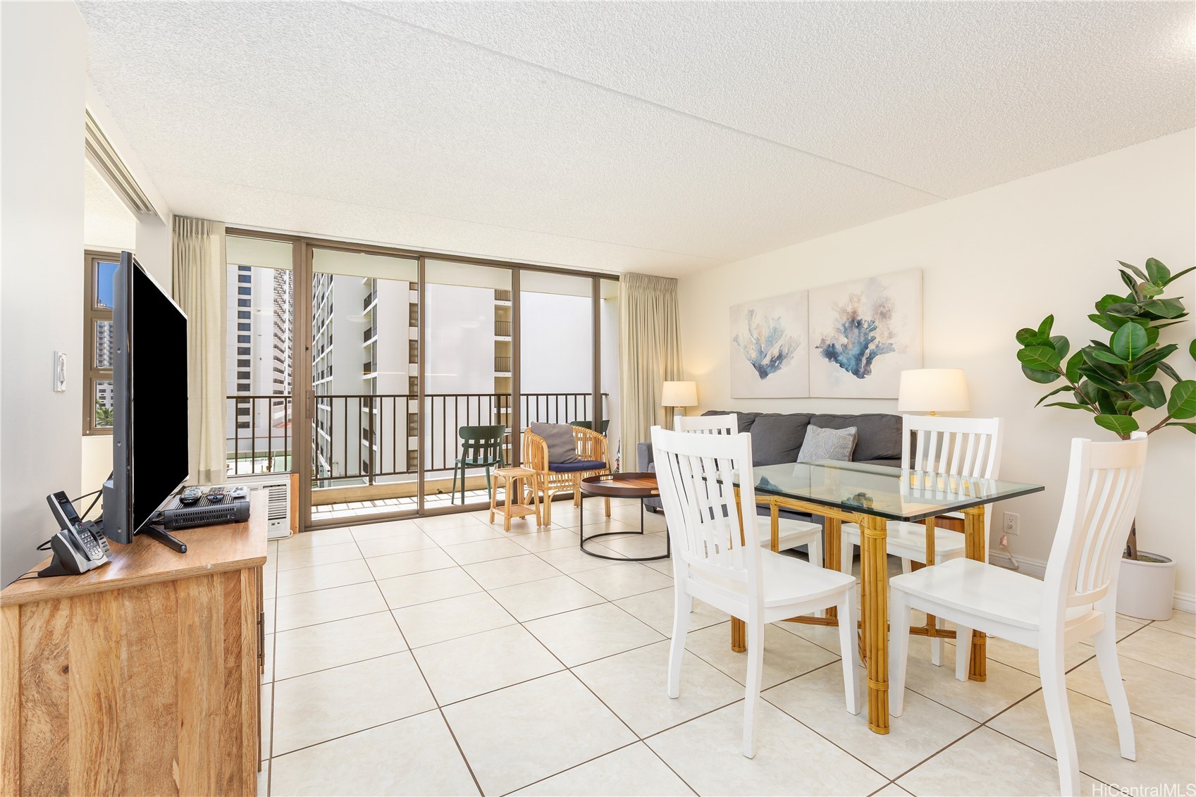 201 Ohua Avenue T2-908