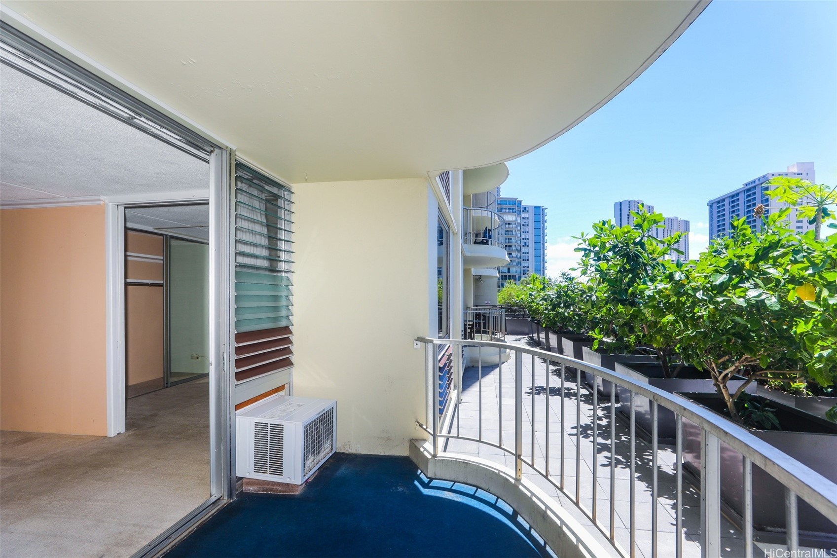 1717 Ala Wai Boulevard 303