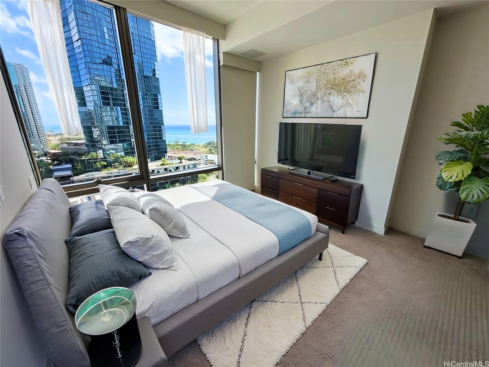 1001 Queen Street 1602