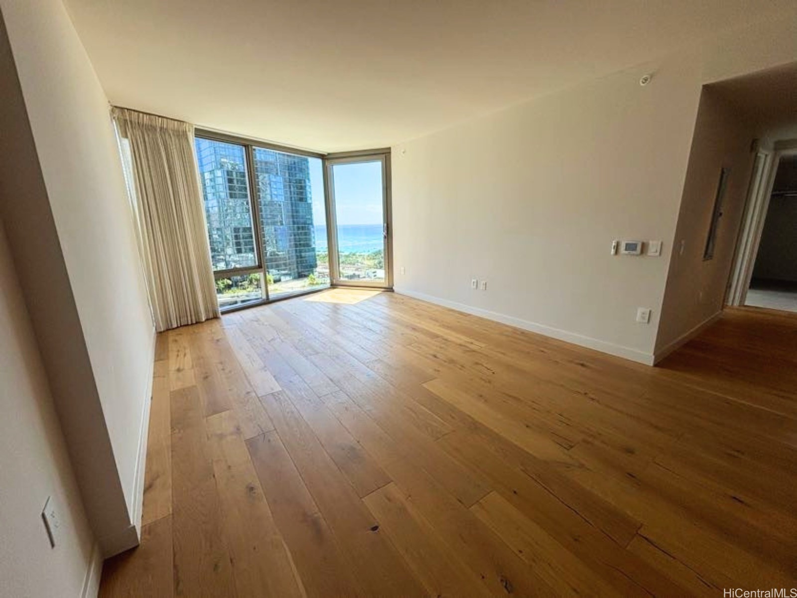 1001 Queen Street 1602